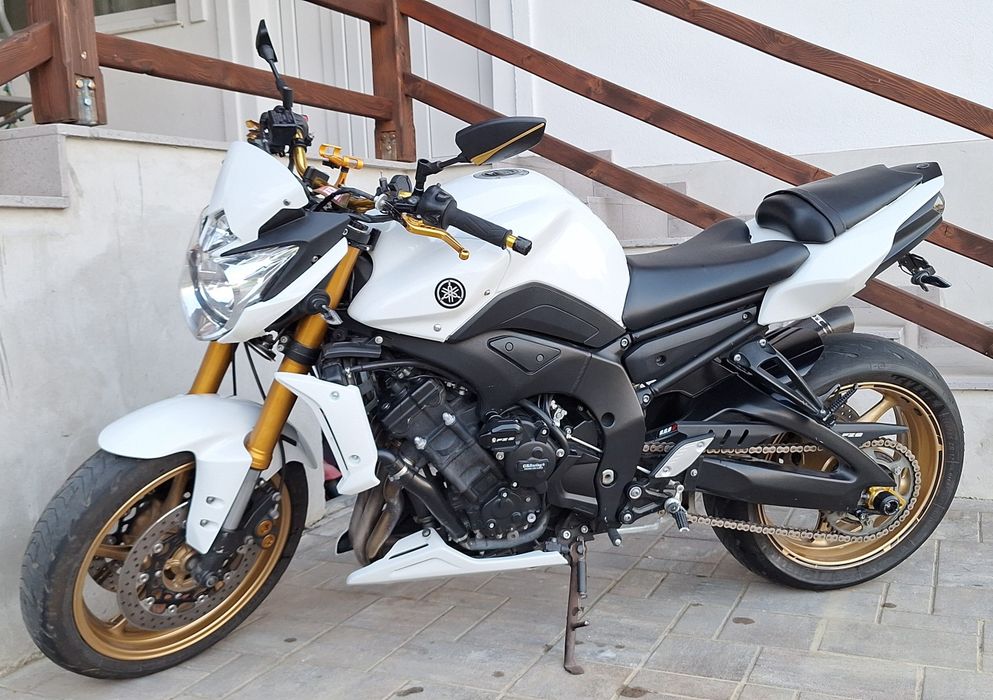 Yamaha FZ8 N Akrapovic