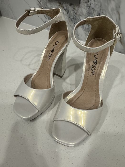 Туфли белые перламутровые