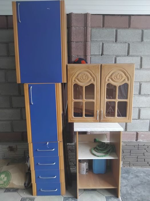 Сини шкаф продаю
