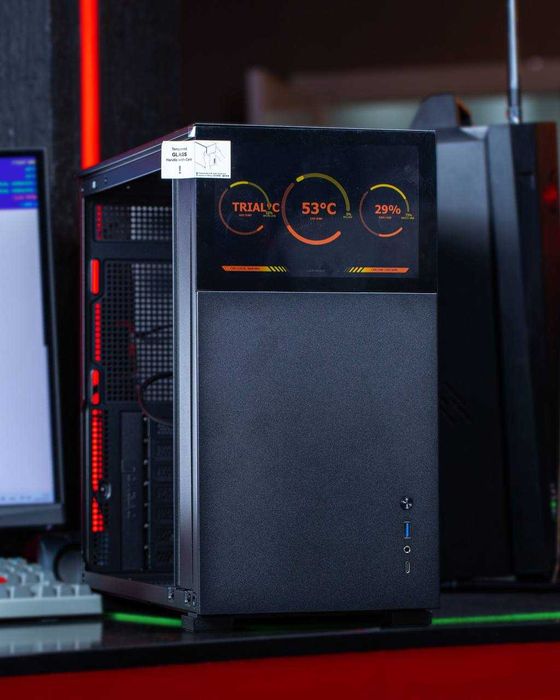 Необычный корпус со встроенным экраном от Jonsbo D41 STD LCD