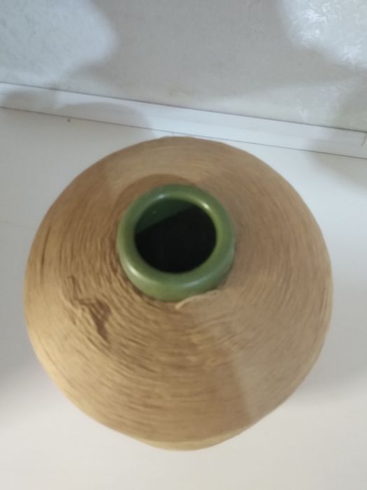 Бобина шелковых ниток для пошива