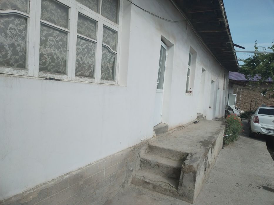 Uchastka sotiladi zangota solnichnida