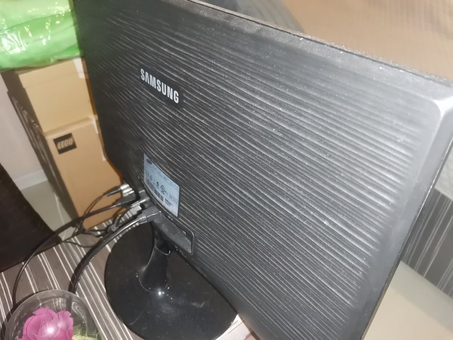 Монитор Samsung S24A300H