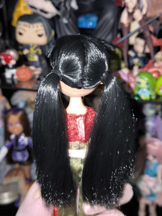 Кукла Bratz Джейд