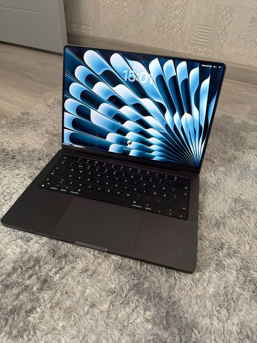 Срочно продаю Macbook m4 pro на чипе pro