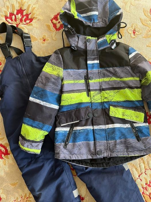 Продам весенний комбинезон на мальчика