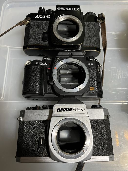 Aparat foto de colectie Revueflex pe film (Body)