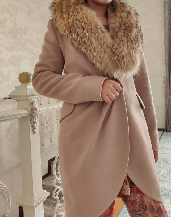 Пальто с мехом 42 размер