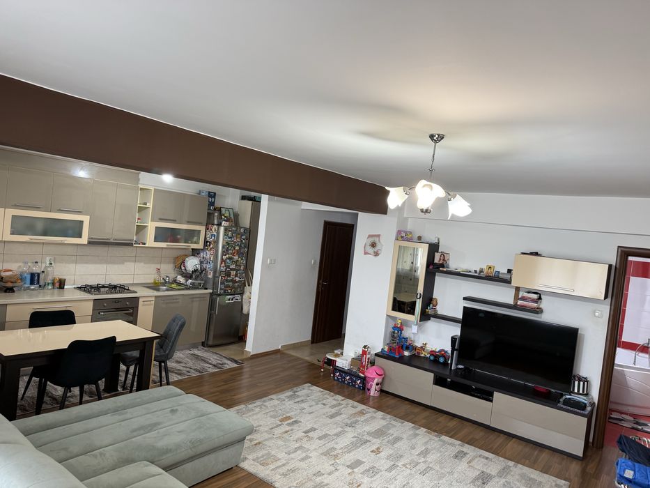 Persoana fizica vand apartament 3 camere Nufarul, Piata Nucetului