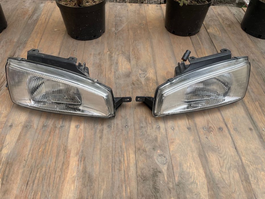 Фары Hyundai Lantra J1