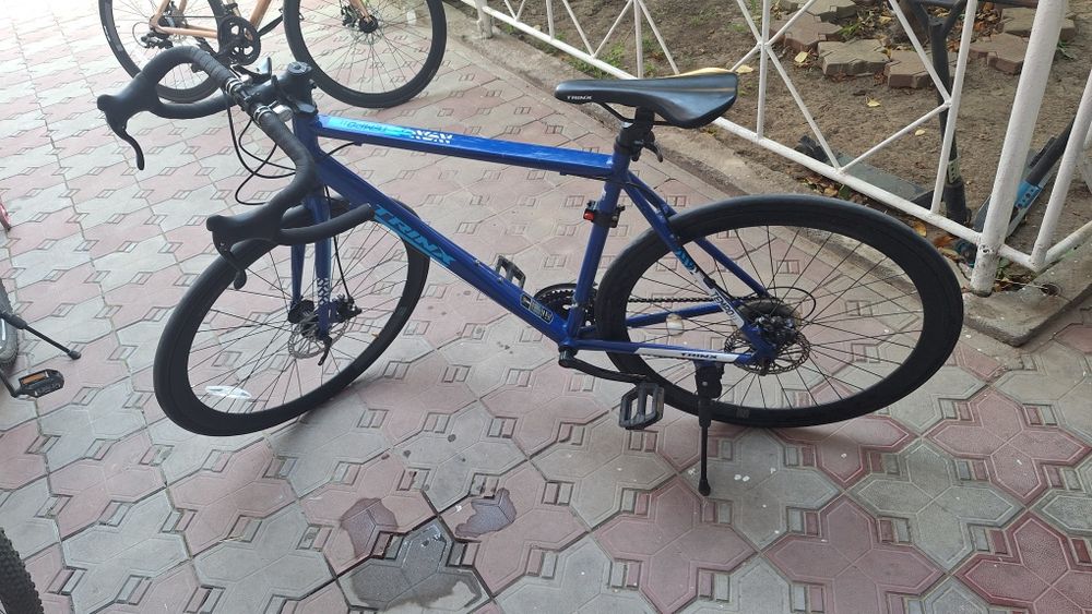 Шоссейный велосипед Trinx tempo 1.1