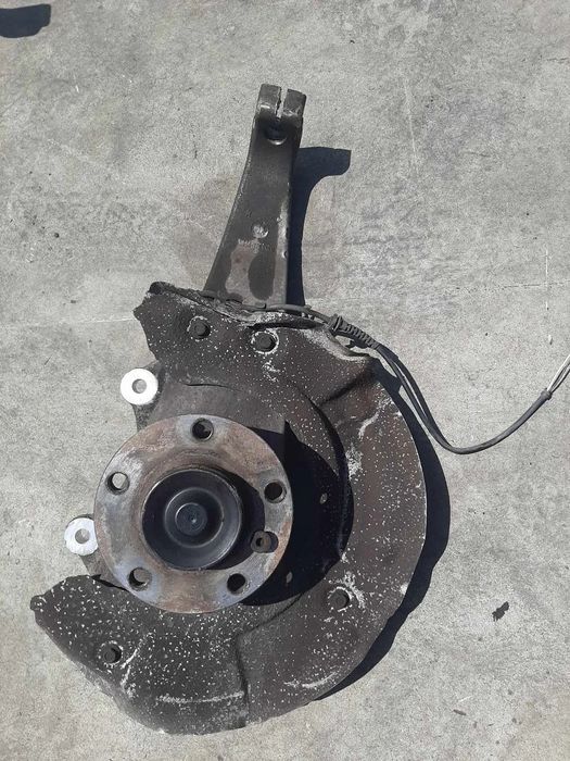 fuzeta dreapta fata bmw seria 5 f10 f11 2.0d