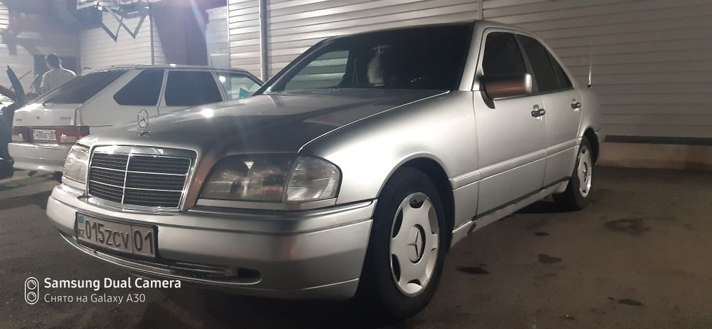 Продам мерседес С180 W202