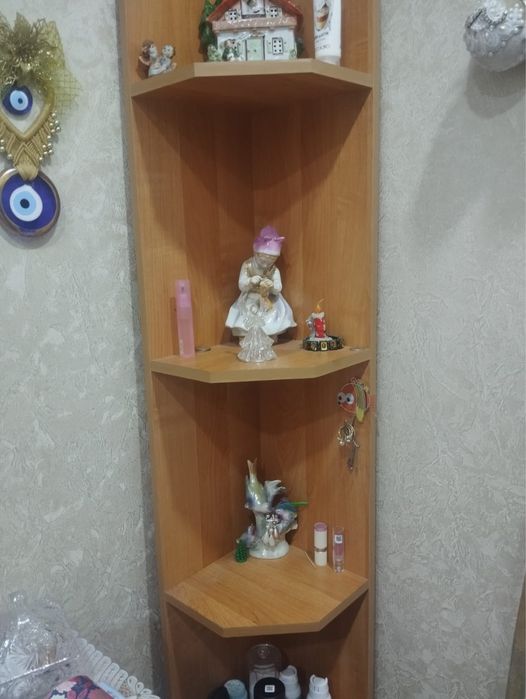 Продам комод и угловой шкаф