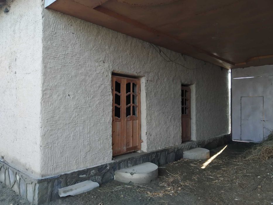 Uy sotiladi tez va arzon! Narxini kelishamiz yana