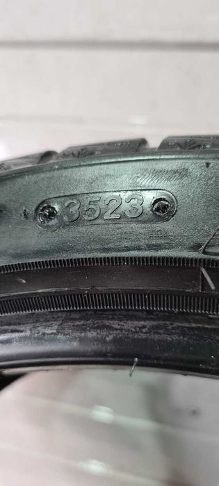 Продам шины 255/35R20 зимние, Б/У