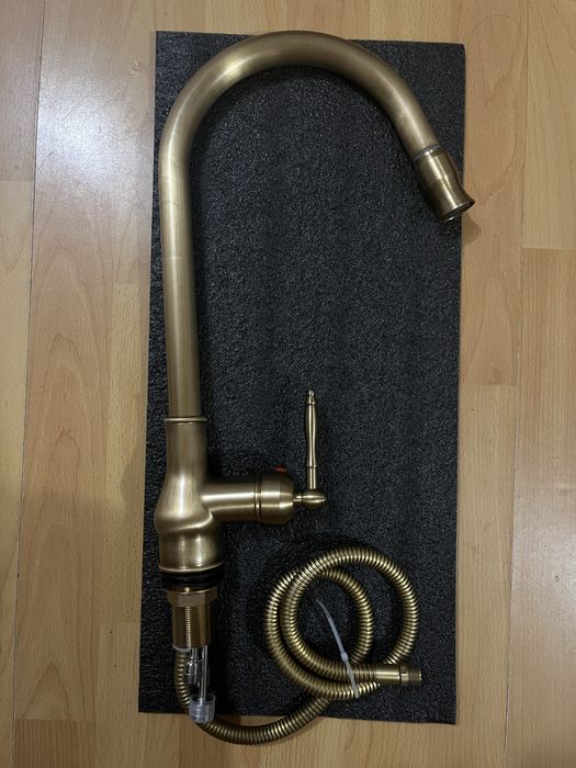 Ретро Смесител с топла и студена вода