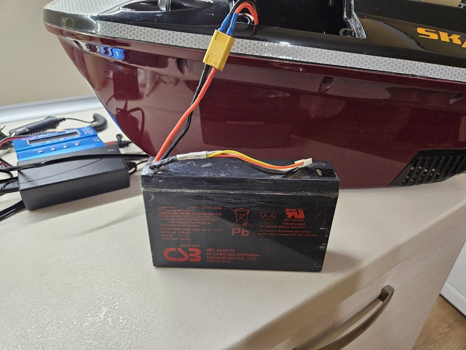 Лодка за захранка Scarp