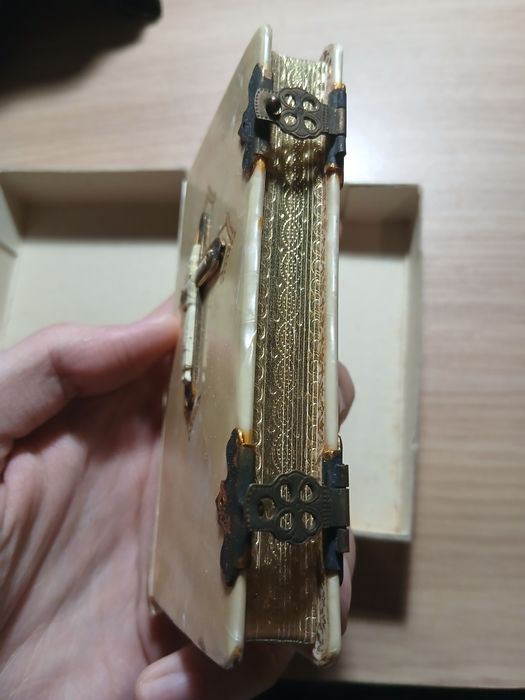 Антикварен католически молитвеник – седеф и позлата, Ба