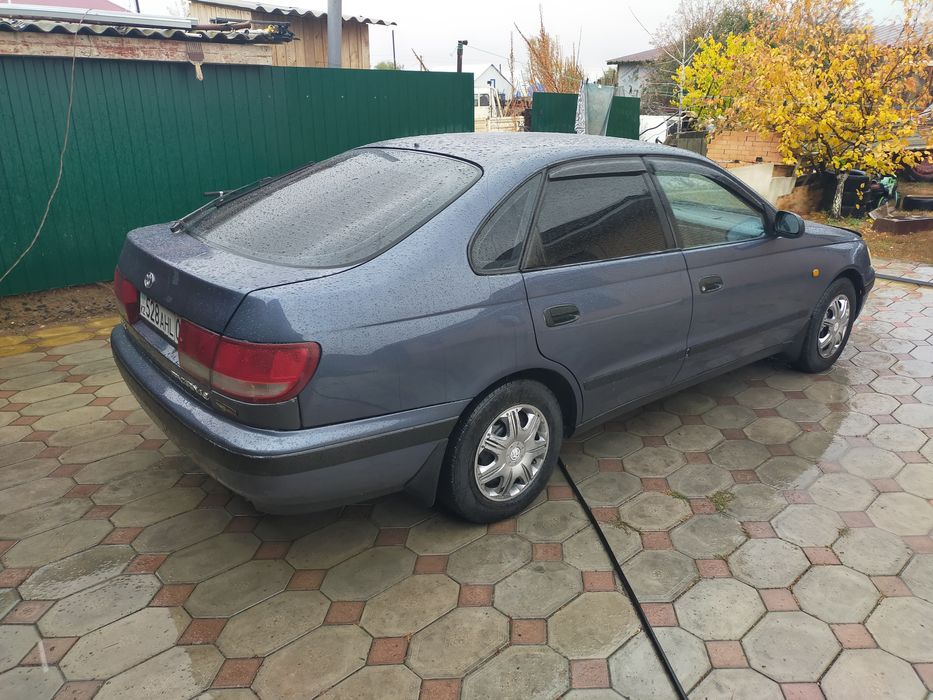 Продам Тойота Карина Е