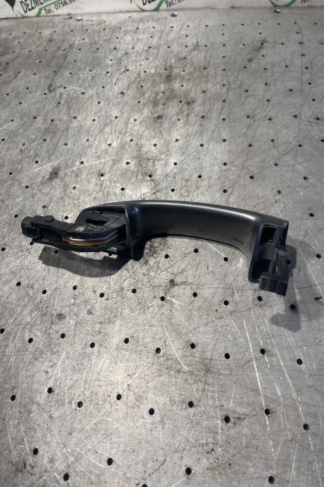 Maner deschidere din exterior usa fata stanga 7P6 837 205F Volkswagen