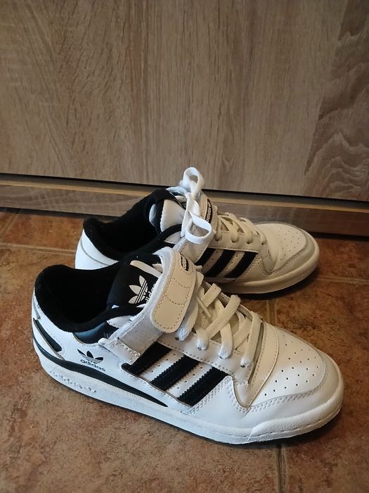 Adidas forum / Converse all star