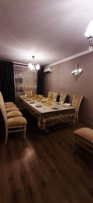 Продается стол со стульями  2:80и 10 стульев