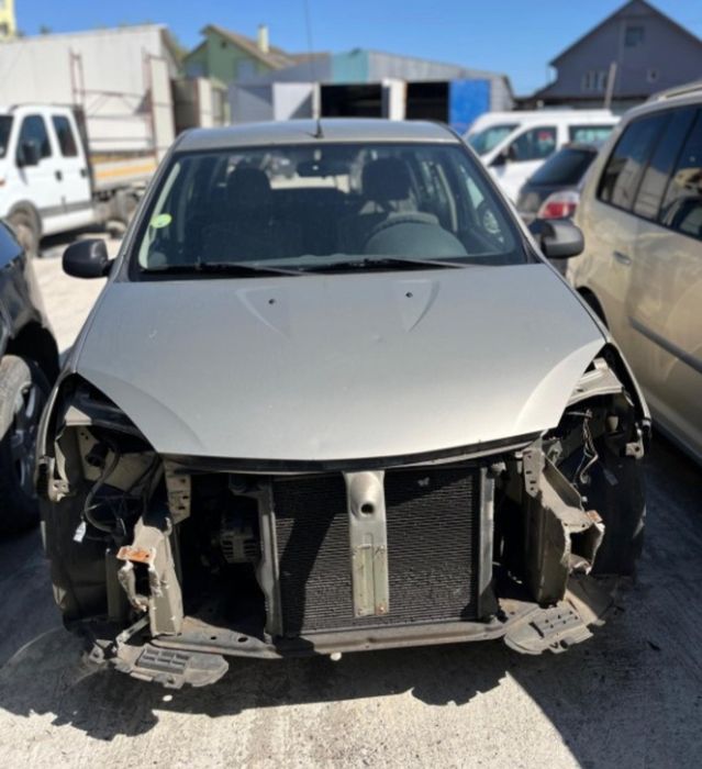Dezmembrez Dacia Sandero 1.2 benzina