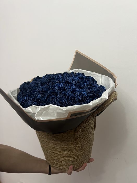 Атласные розы 75шт