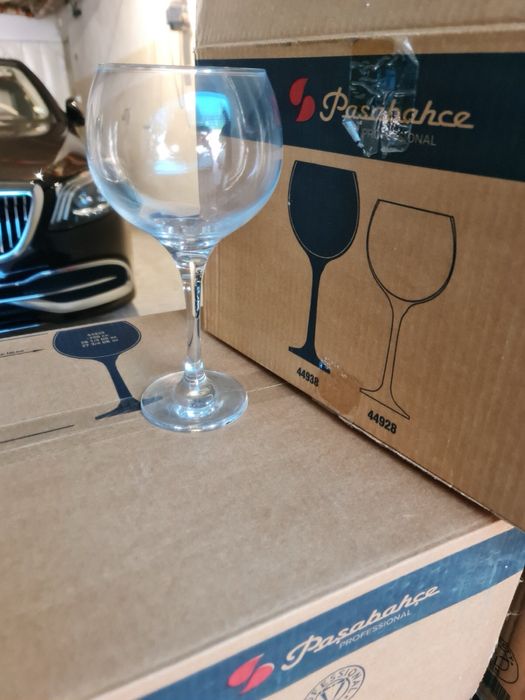 Комплект чаши за червено вино Pasabahce 12бр.