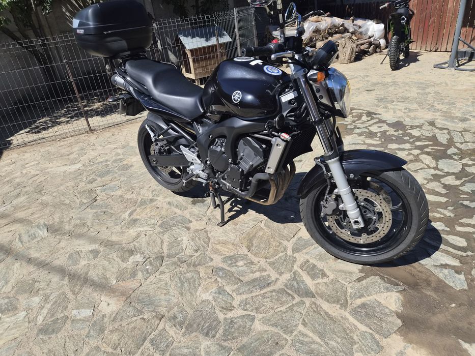 Motocicleta Yamaha FZ6N