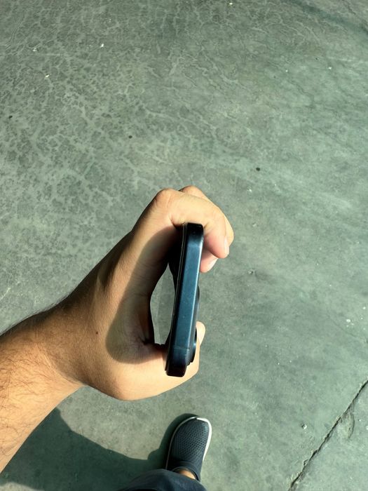 iPhone 15 pro blue