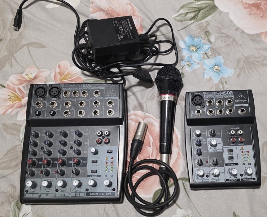 Mixere audio analogice Behringer Xenix 502 si 802 + microfon Sony