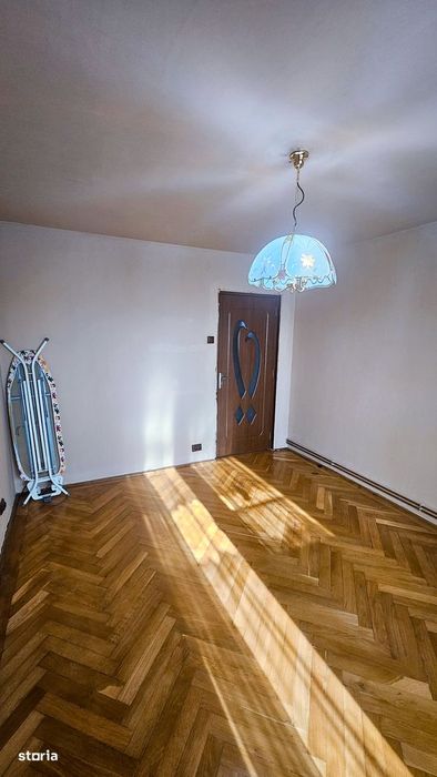 Apartament 3 camere bilateral Zona Craiovița