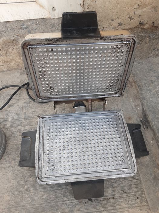 Продаётся вафельница