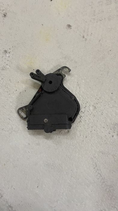 Продам запчачти на мерседес 124