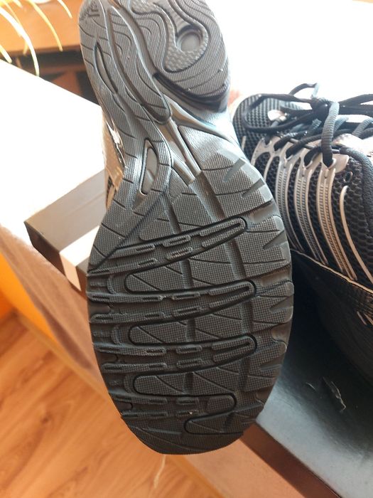 маратонки Adidas  48