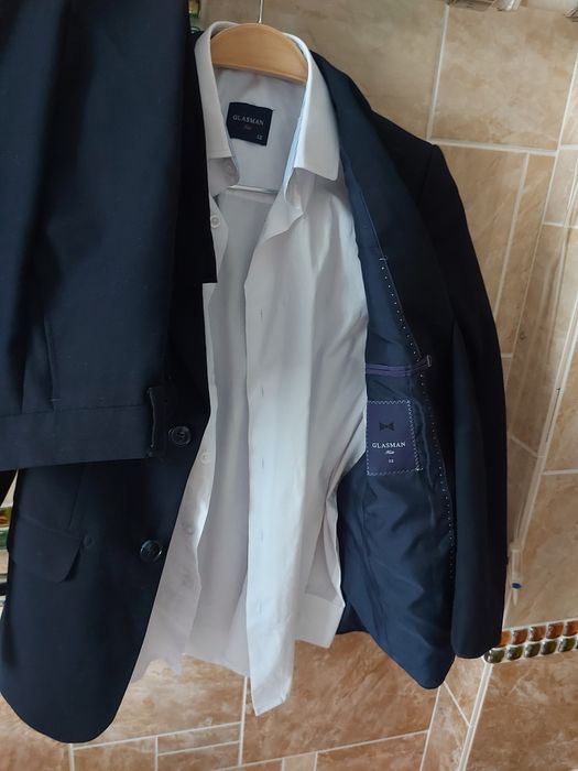 Продам школьный костюм