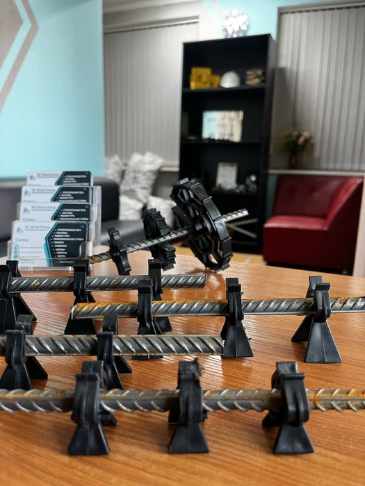 Фиксаторы под арматуру. Сухарики. Опоры.