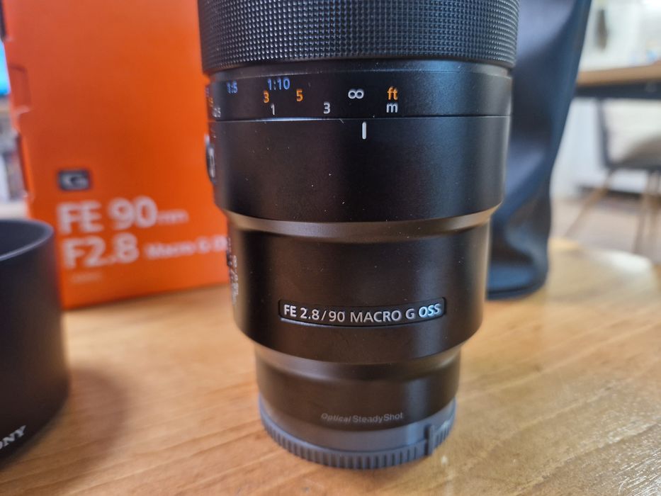 Макро обектив Sony FE 2.8/90 Macro G OSS + Подарък 2 батерии NP-FZ100