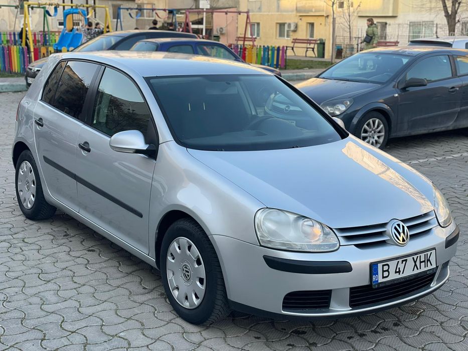 Wolksvagen Golf 5 .