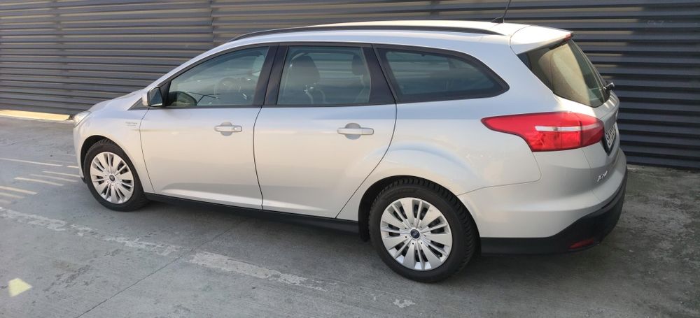 Ford Focus cu  191.000 km ,EURO 6  cu motor 1.5 diesel 120 cp înmatriculată