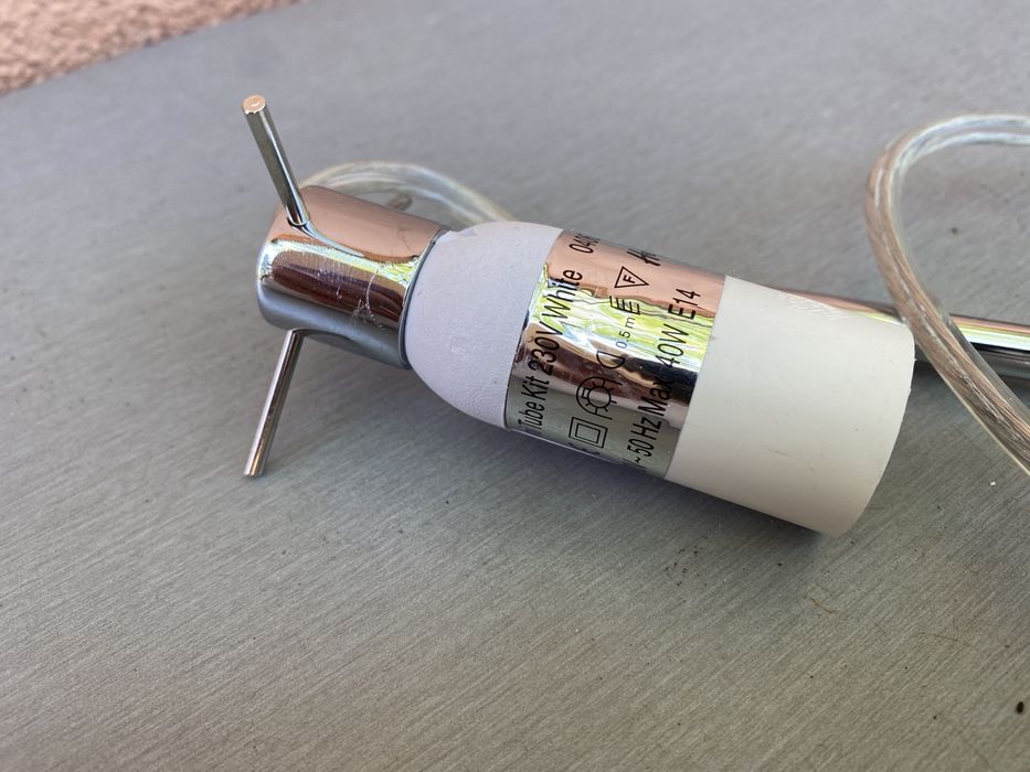 Тръбна лампа с млечно стъкло