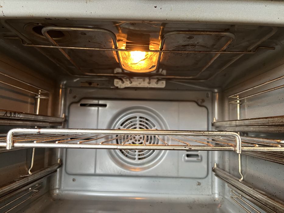Фурна за вграждане Bosch HBA534ES0 71l Inox