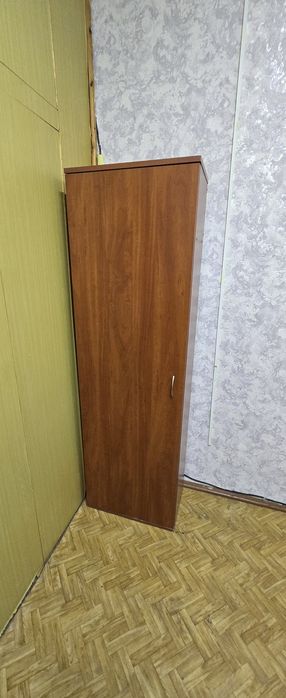 Офисная мебель , шкаф для вещей