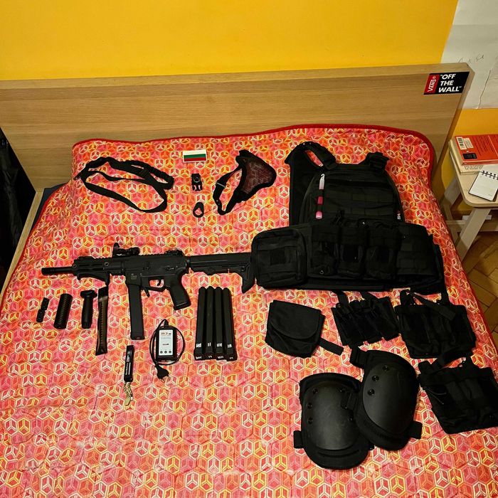 Еърсофт реплика Specna Arms Flex 01 и Жилетка Swiss Arms + екстри
