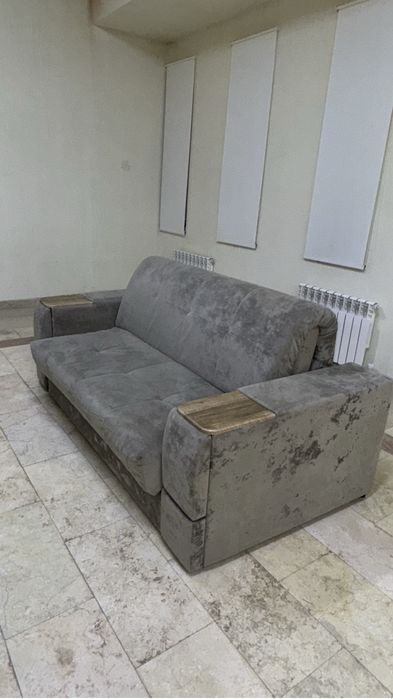 Б/у диван в хорошем состоянии
