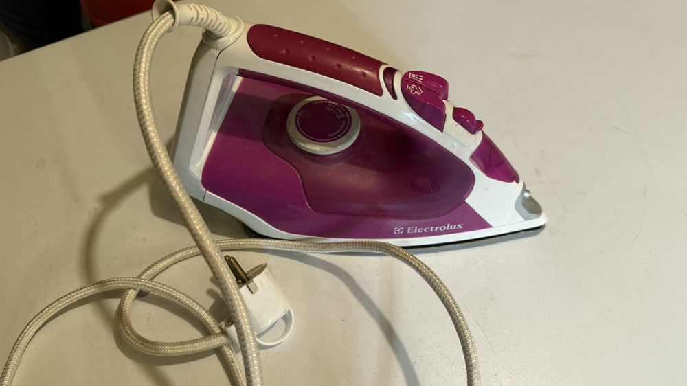 Fier de calcat Electrolux