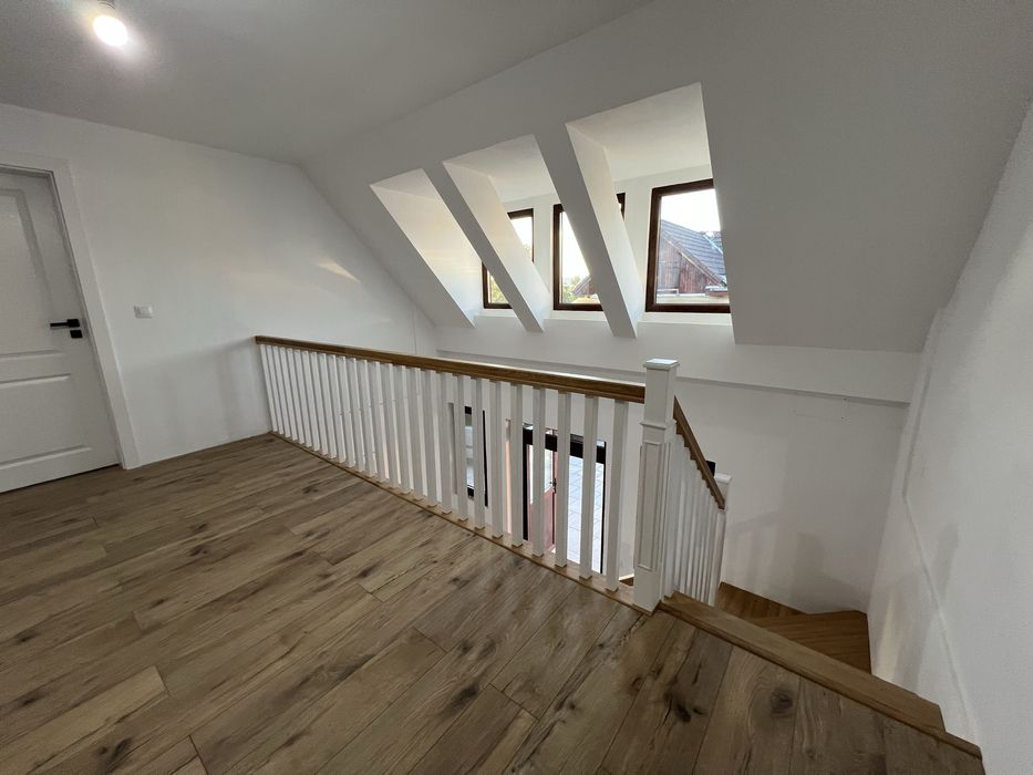 Scari lemn STEJAR la comanda