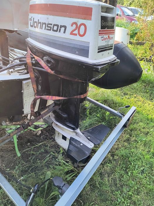 Vând barcă cu motor, RIB cu motor 20 cp Johnson 2t.